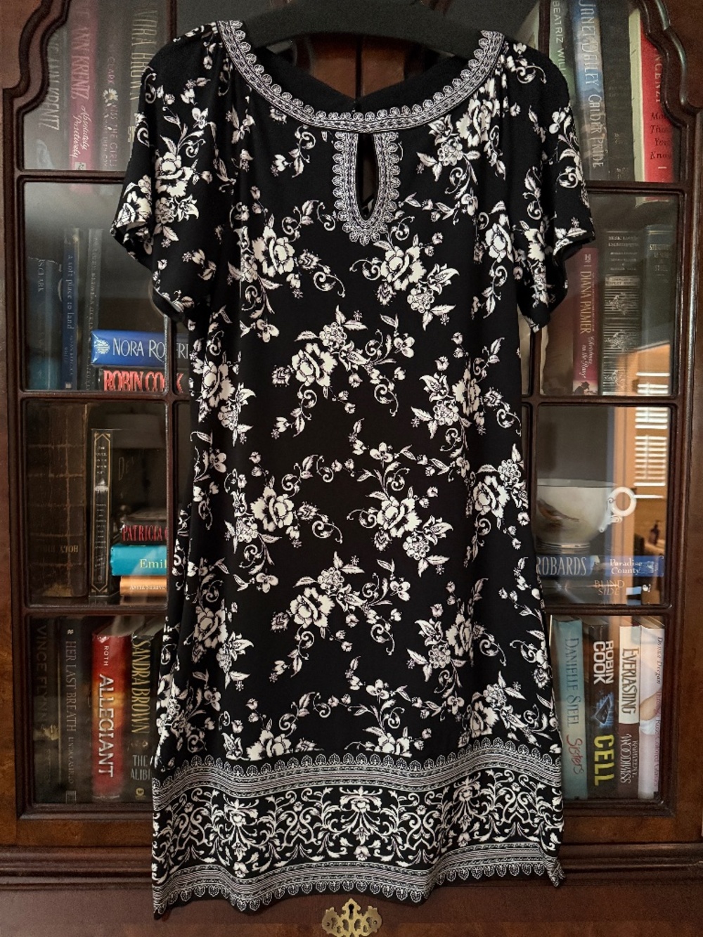 White House Black Market Floral Scroll Print Shift Dress